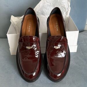 Burgundy round toe loafers in glazed leather Jonak